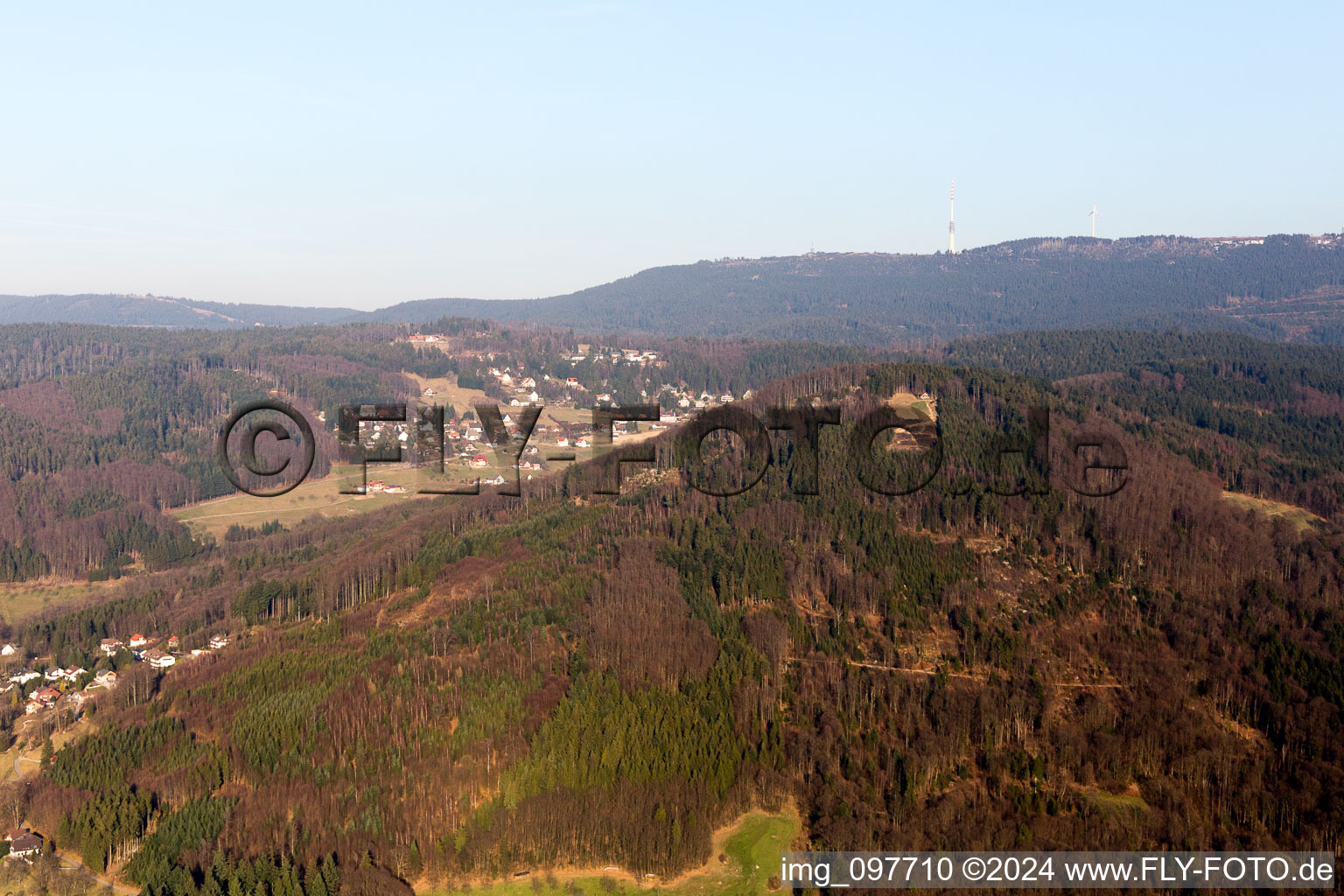 Vue aérienne de De l'ouest à le quartier Brandmatt in Sasbachwalden dans le département Bade-Wurtemberg, Allemagne