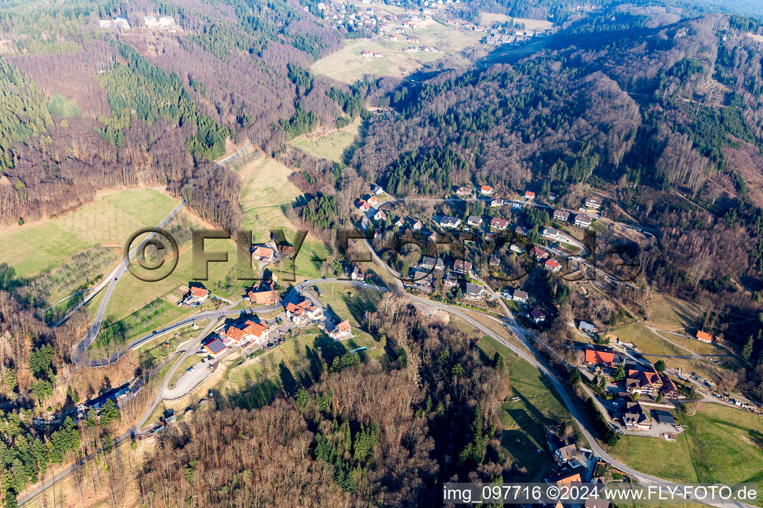 Vue oblique de Sasbachwalden dans le département Bade-Wurtemberg, Allemagne