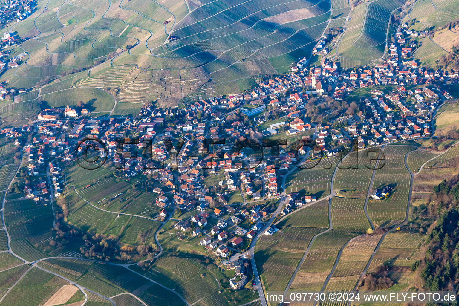 Vue aérienne de Du sud à le quartier Neuweier in Baden-Baden dans le département Bade-Wurtemberg, Allemagne