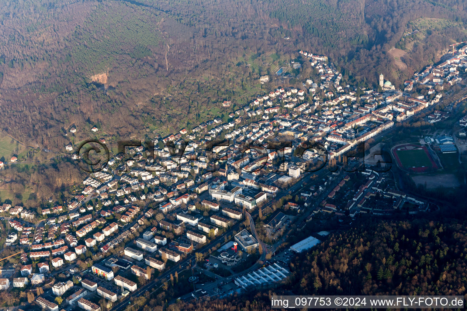 Vue aérienne de Ooswinkel à le quartier Oos in Baden-Baden dans le département Bade-Wurtemberg, Allemagne