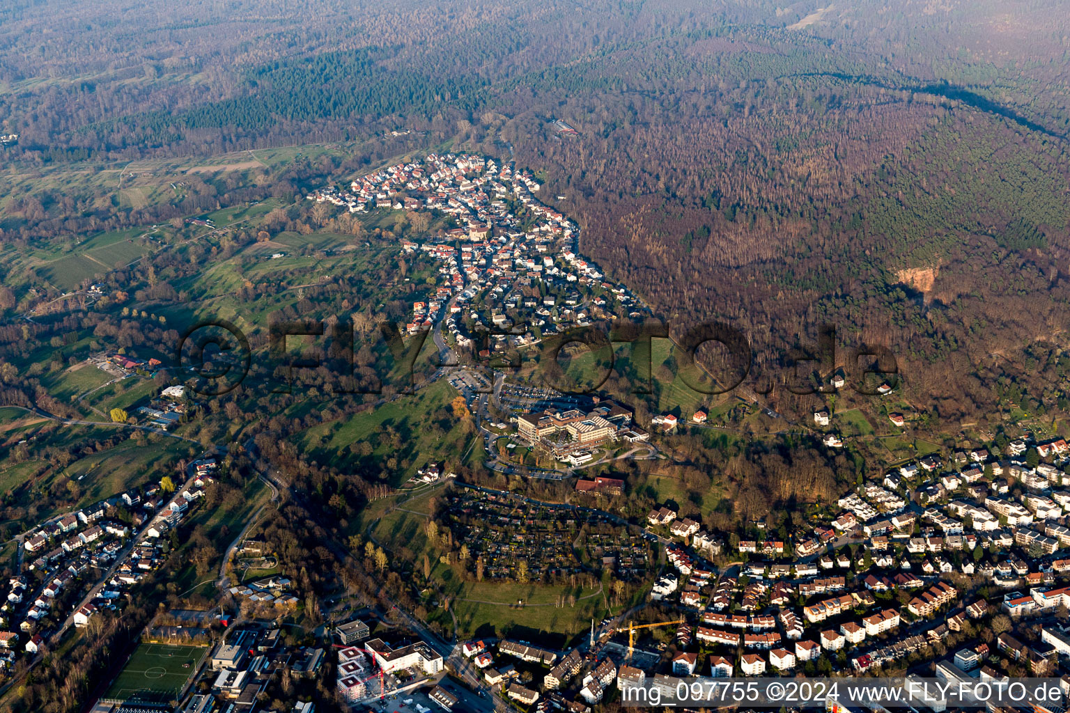 Vue aérienne de Soufflet, Clinique des Femmes à le quartier Oos in Baden-Baden dans le département Bade-Wurtemberg, Allemagne