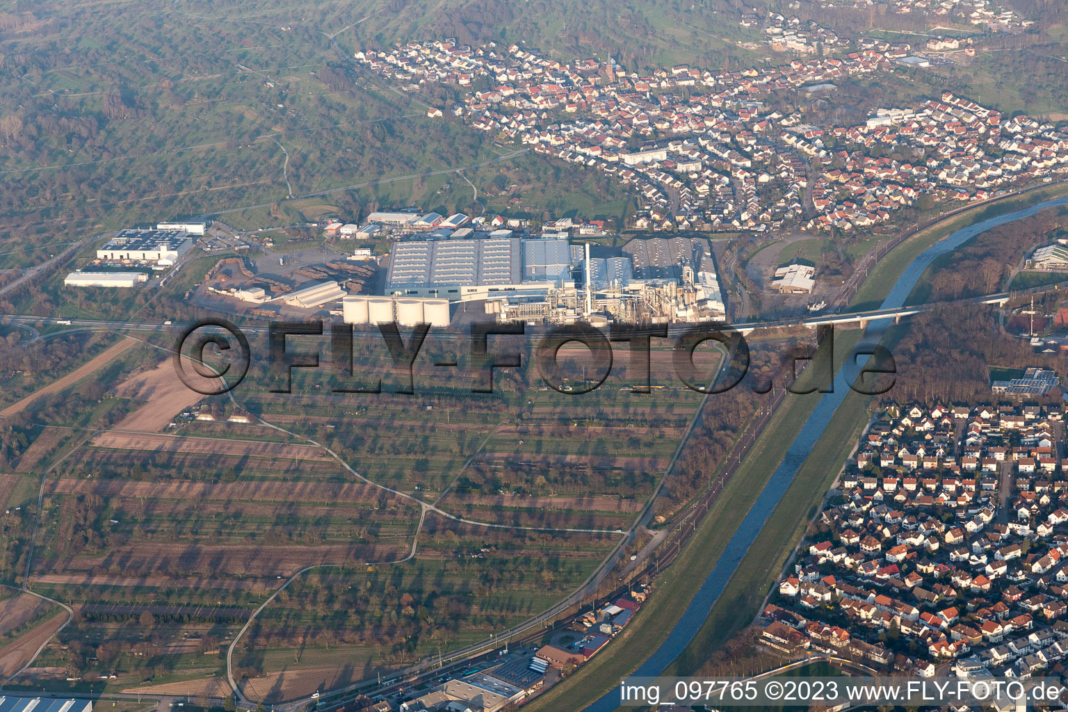 Vue aérienne de Zone industrielle à Bischweier dans le département Bade-Wurtemberg, Allemagne