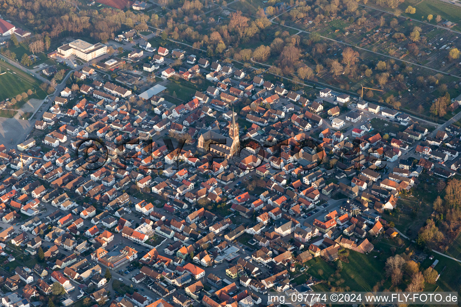 Vue oblique de Muggensturm dans le département Bade-Wurtemberg, Allemagne