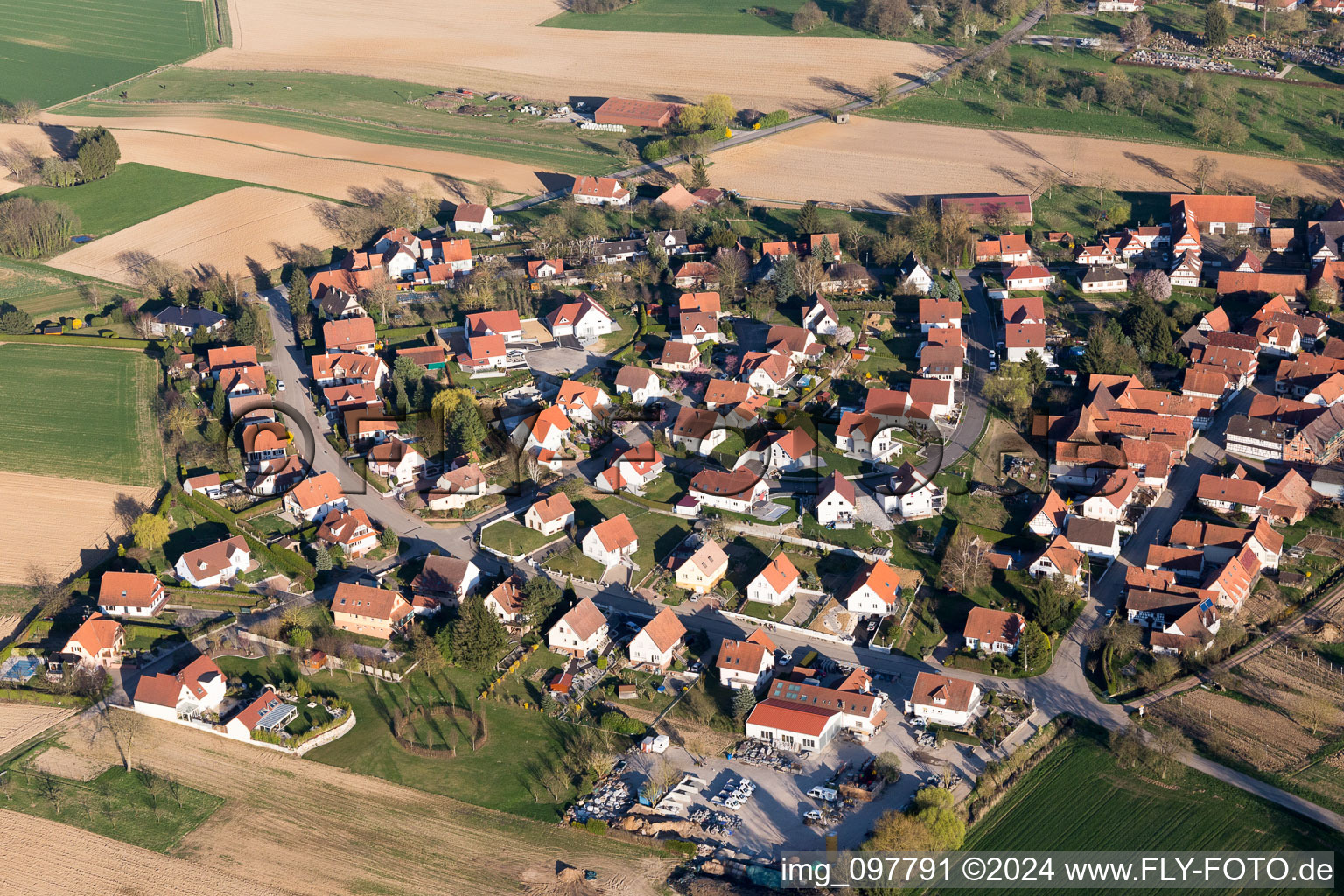 Vue aérienne de Hunspach dans le département Bas Rhin, France