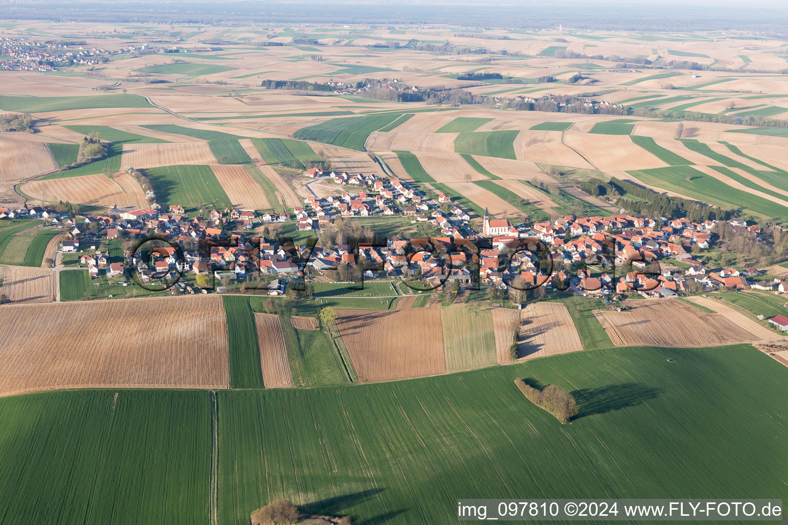 Oberrœdern dans le département Bas Rhin, France du point de vue du drone