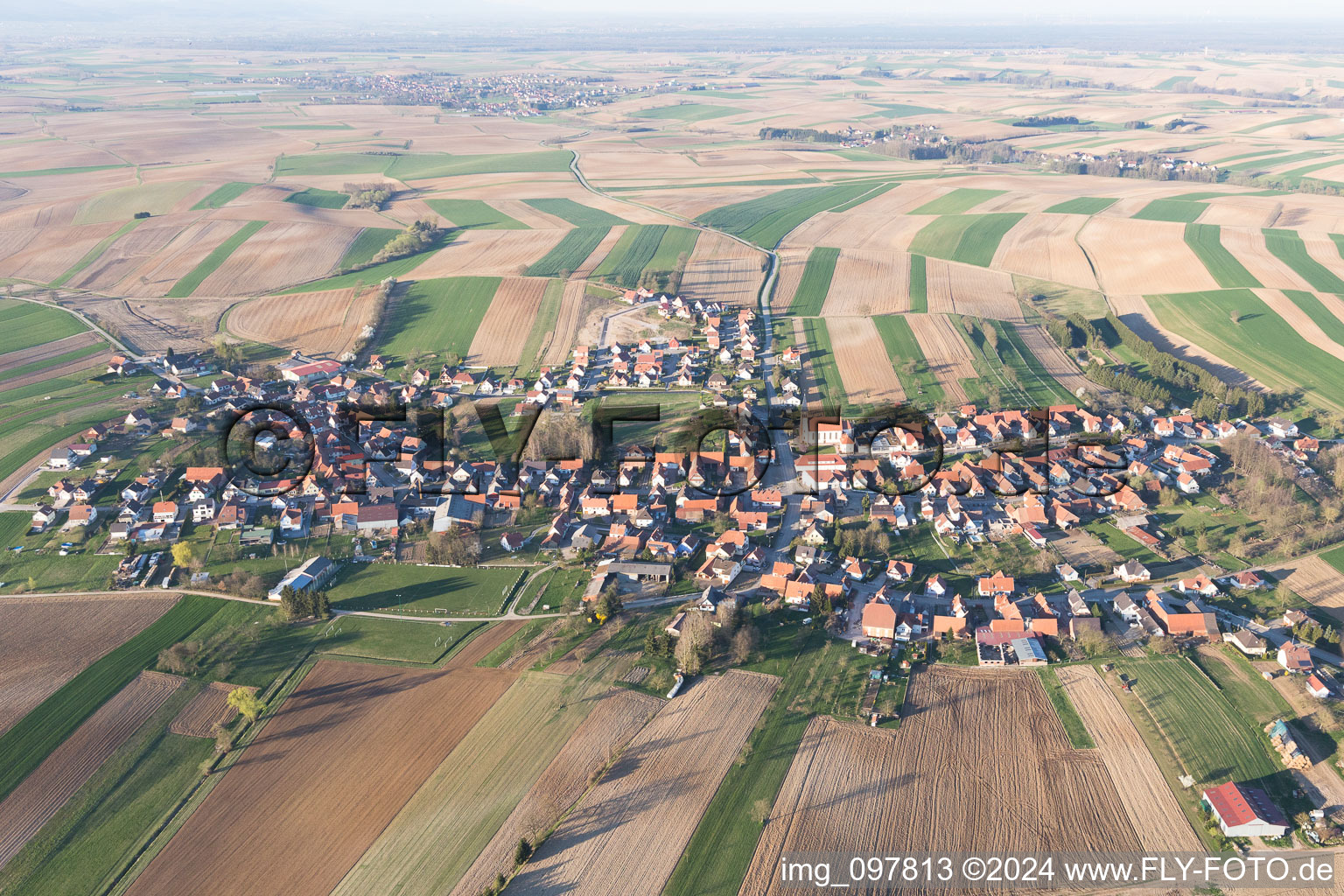 Oberrœdern dans le département Bas Rhin, France vu d'un drone