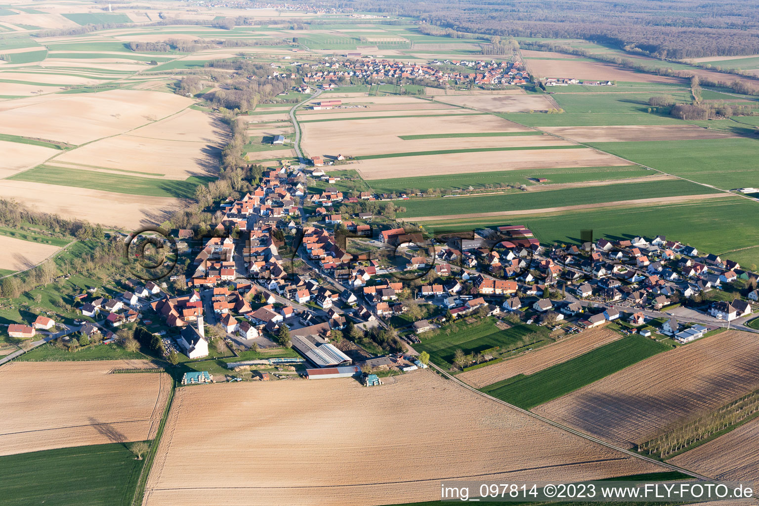 Vue aérienne de Aschbach dans le département Bas Rhin, France