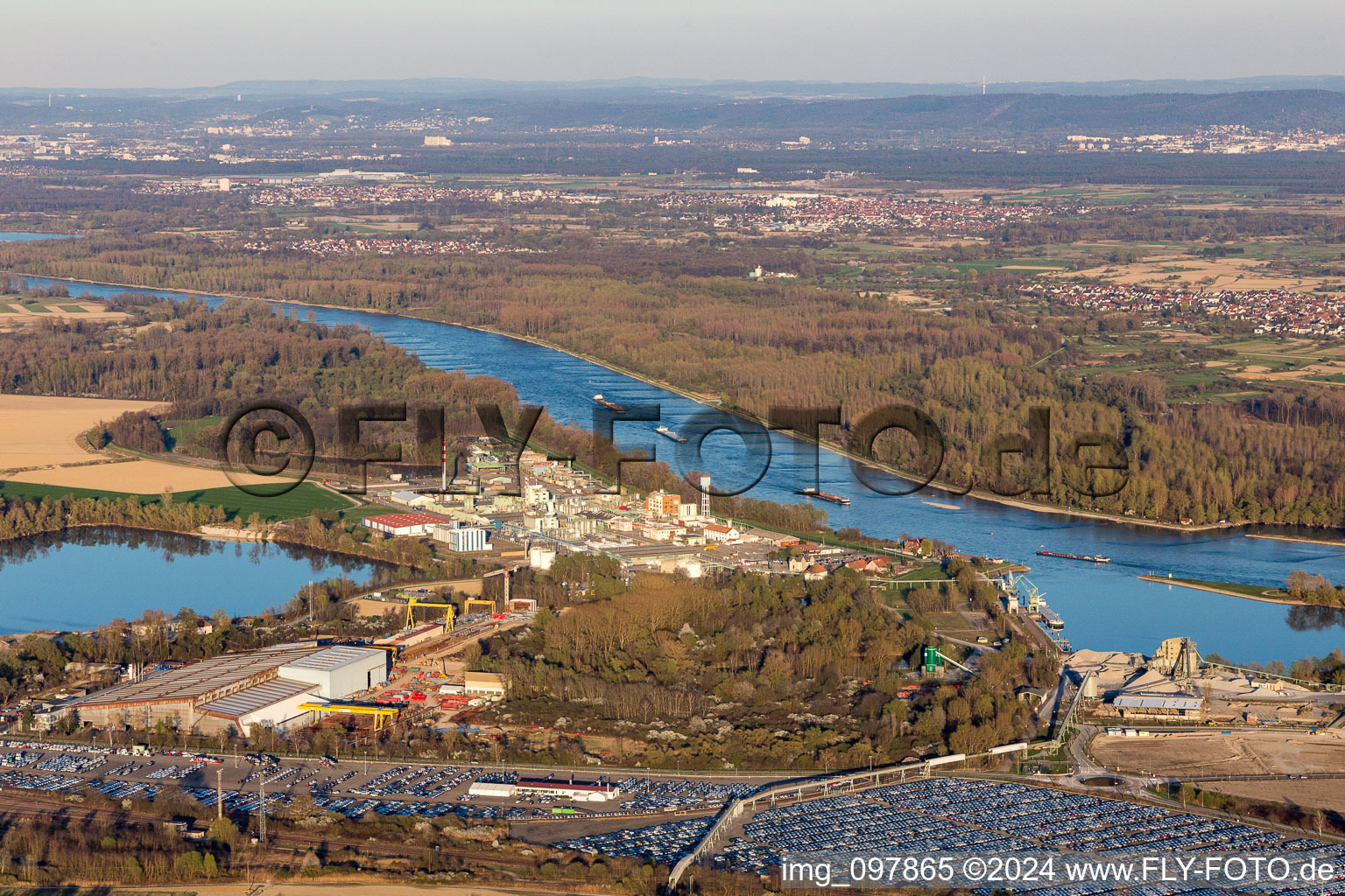 Vue aérienne de Lauterbourg dans le département Bas Rhin, France