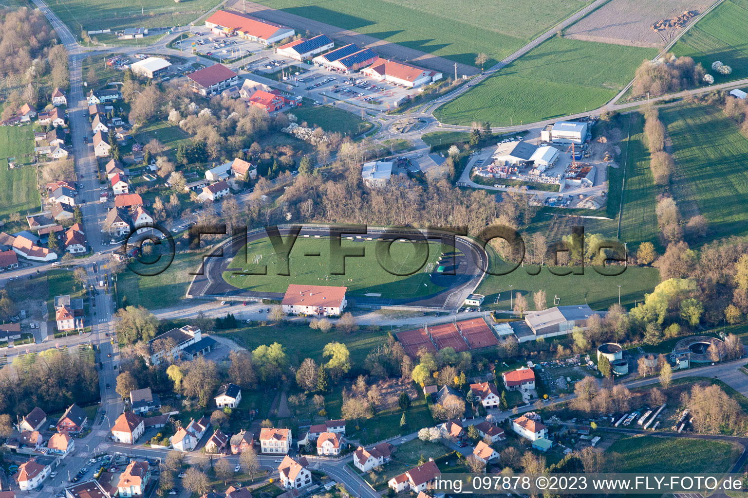 Lauterbourg dans le département Bas Rhin, France d'un drone