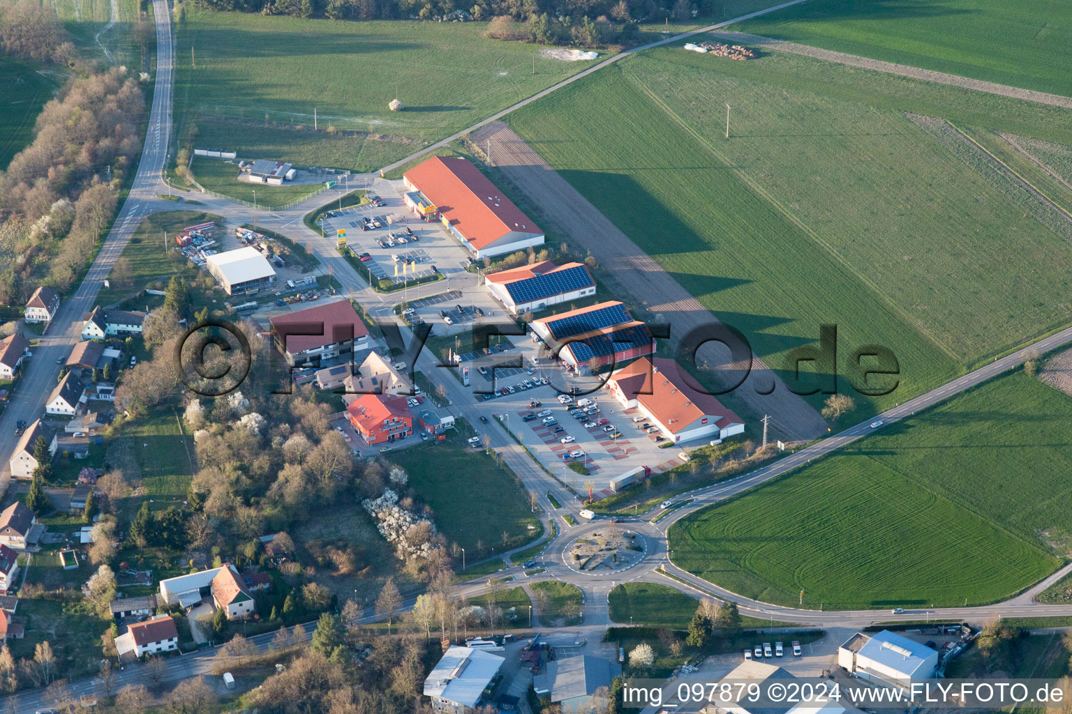 Vue aérienne de Neulauterburg dans le département Rhénanie-Palatinat, Allemagne