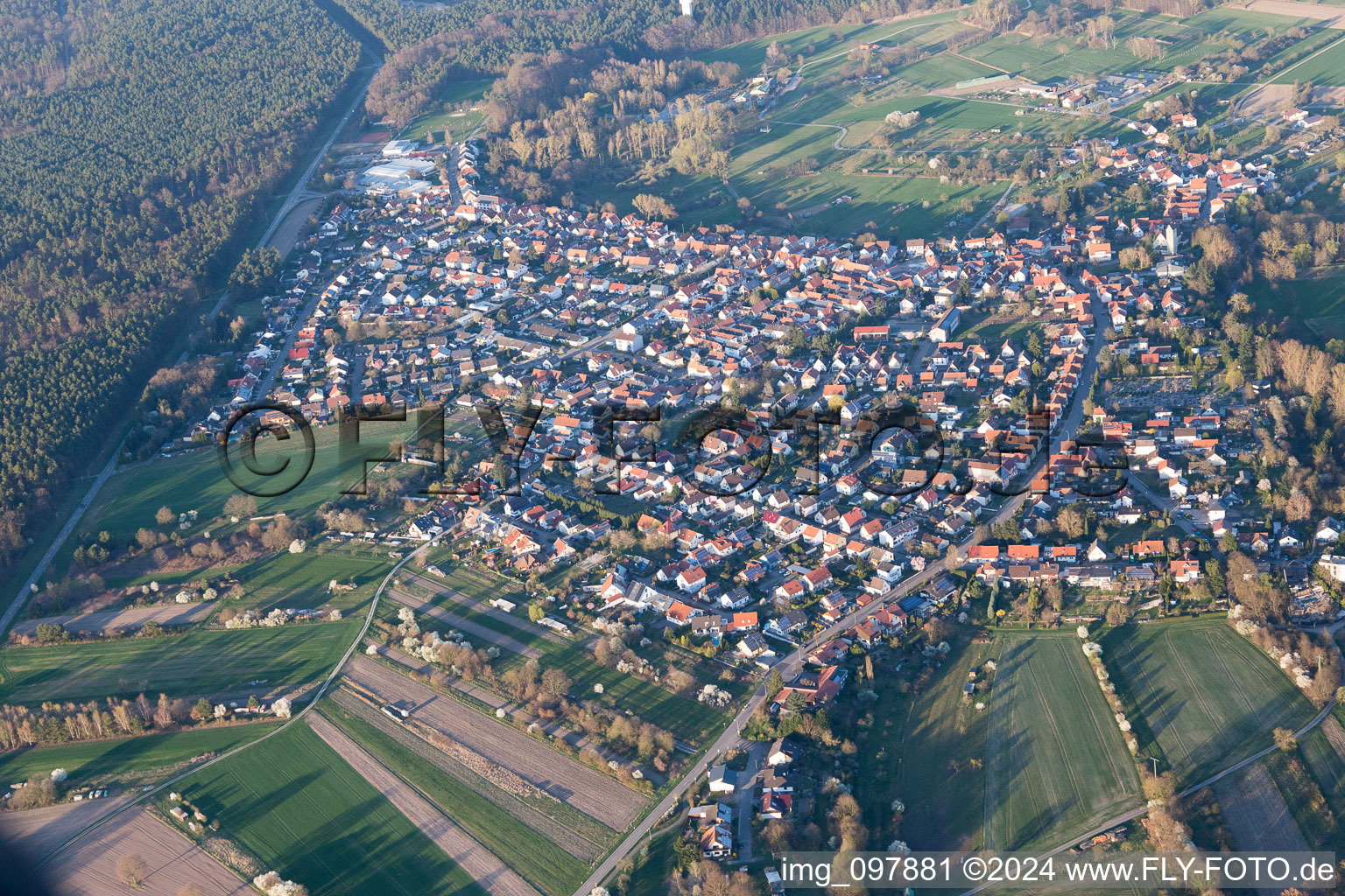 Vue aérienne de Lauterbourg dans le département Bas Rhin, France