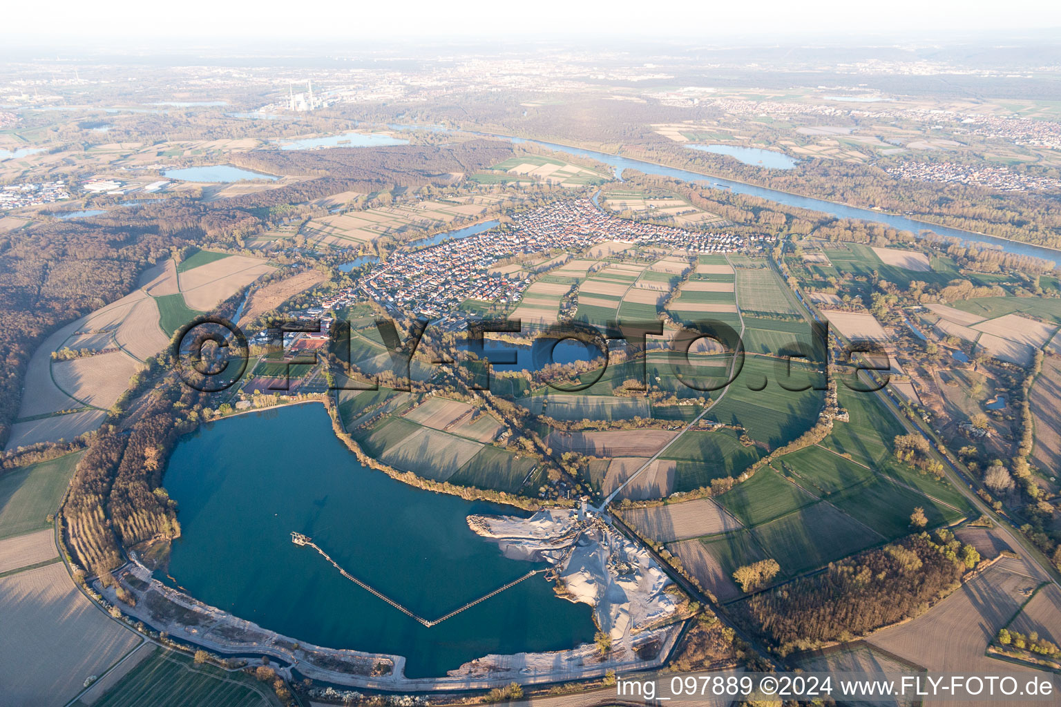 Image drone de Quartier Neuburg in Neuburg am Rhein dans le département Rhénanie-Palatinat, Allemagne