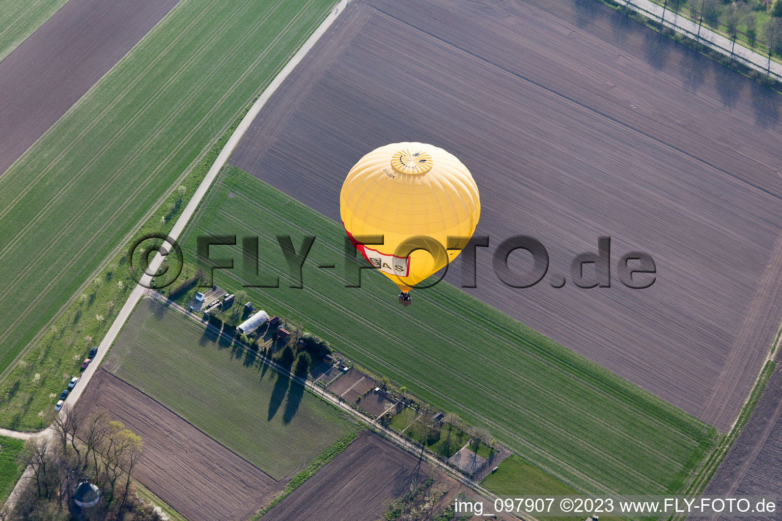 Vue aérienne de Lancement de ballon à le quartier Hayna in Herxheim bei Landau dans le département Rhénanie-Palatinat, Allemagne