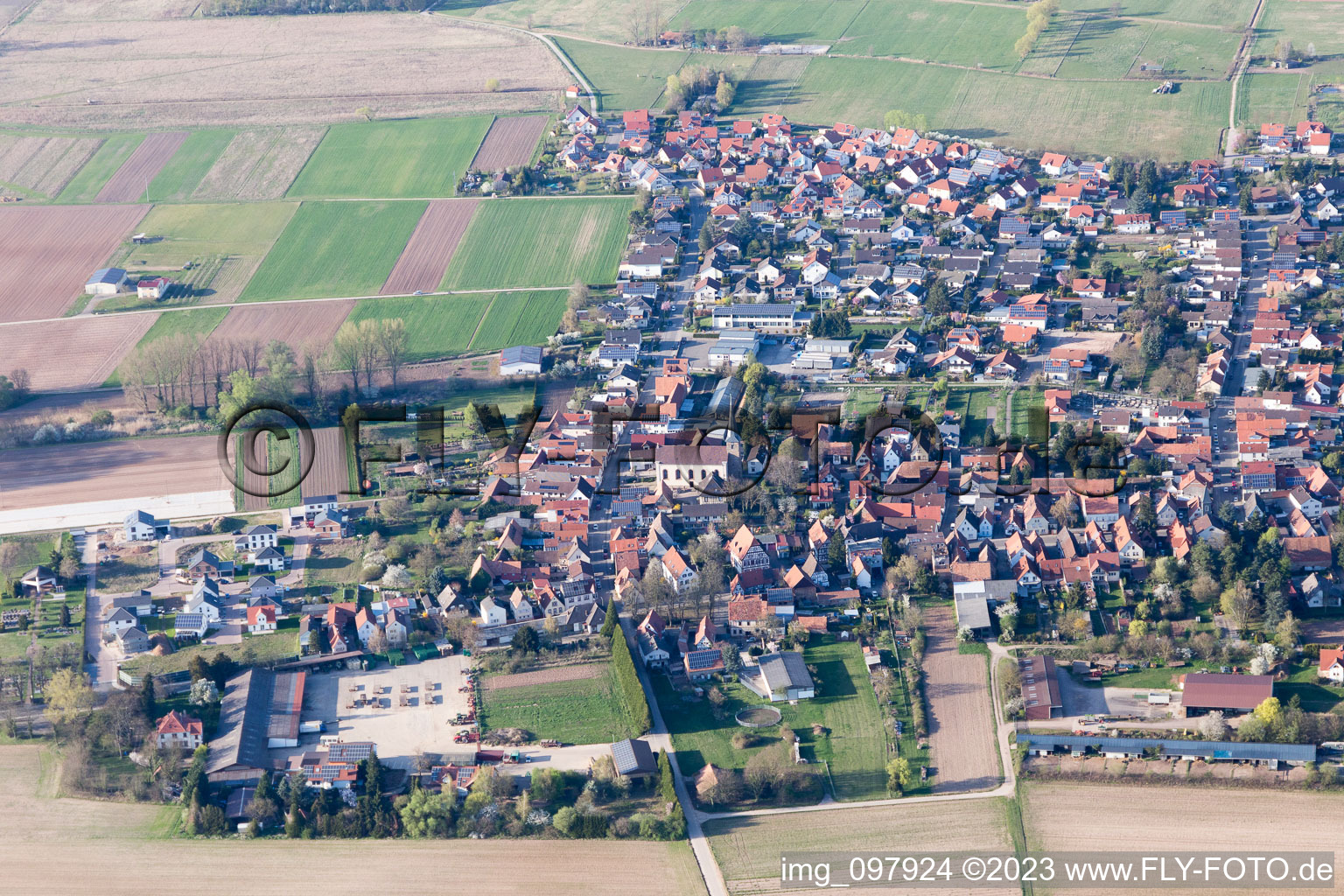 Knittelsheim dans le département Rhénanie-Palatinat, Allemagne depuis l'avion