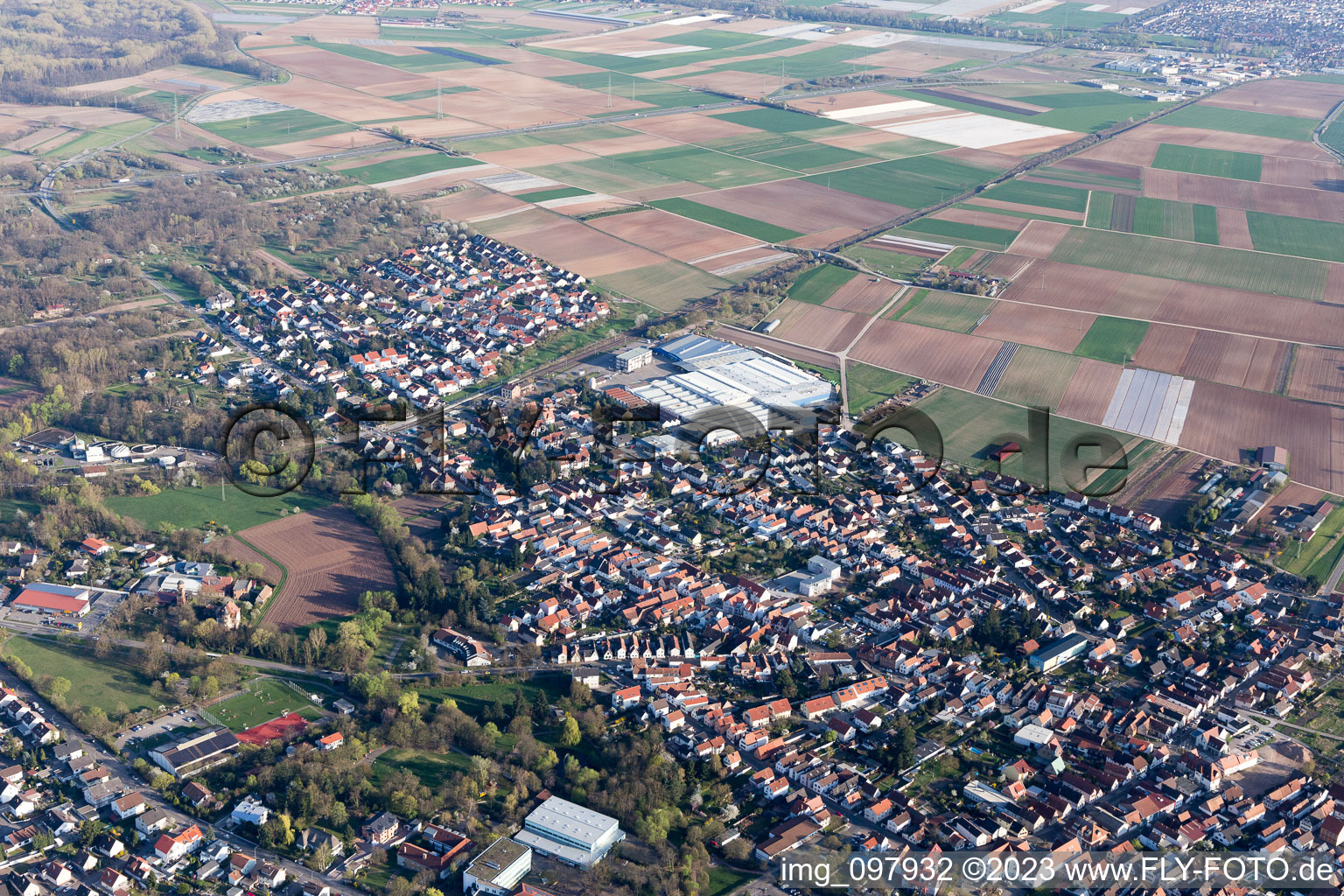 Bellheim dans le département Rhénanie-Palatinat, Allemagne hors des airs