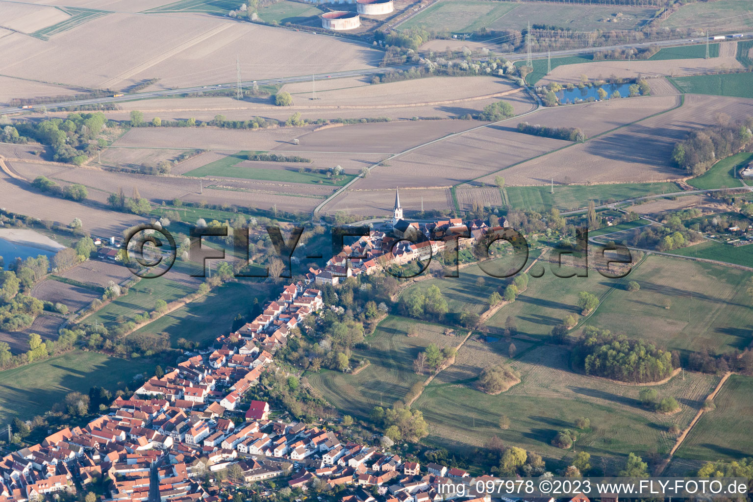 Jockgrim dans le département Rhénanie-Palatinat, Allemagne depuis l'avion