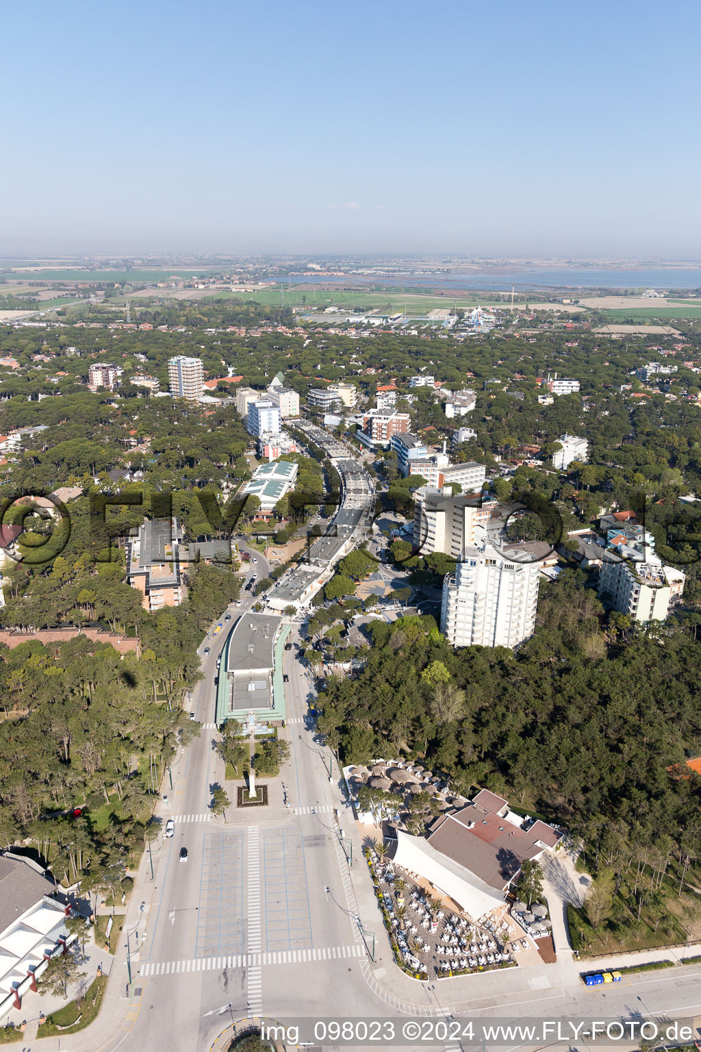 Vue aérienne de Lignano Pineta dans le département Frioul-Vénétie Julienne, Italie