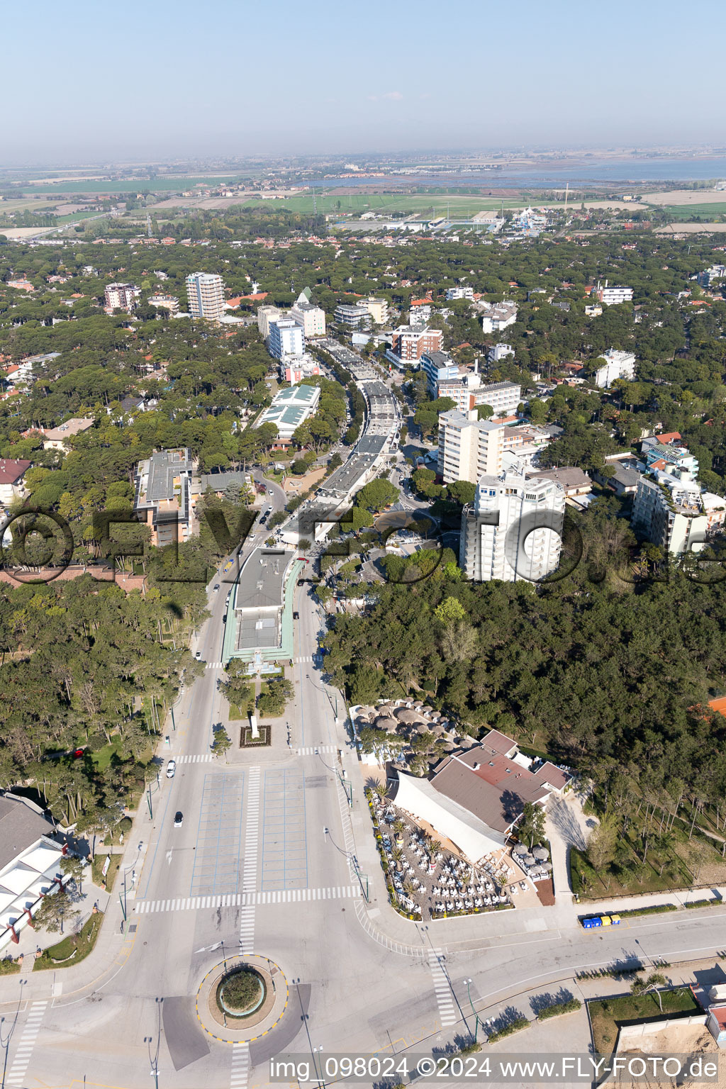 Vue aérienne de Lignano Pineta dans le département Frioul-Vénétie Julienne, Italie