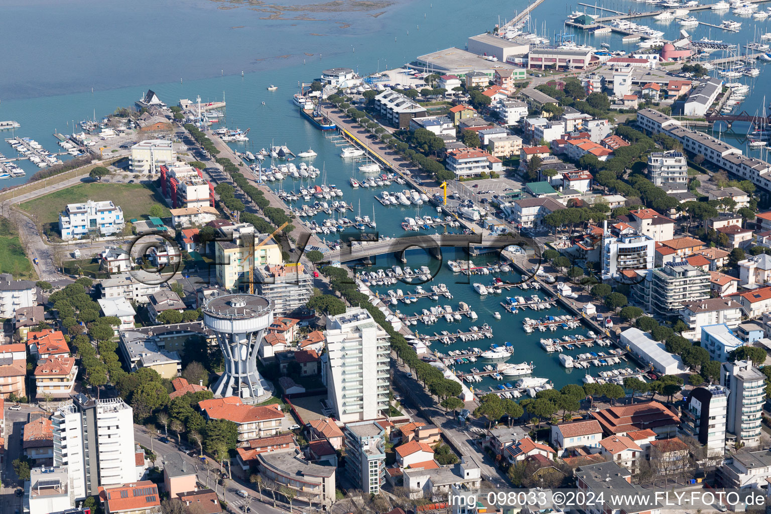 Vue oblique de Lignano Sabbiadoro dans le département Udine, Italie