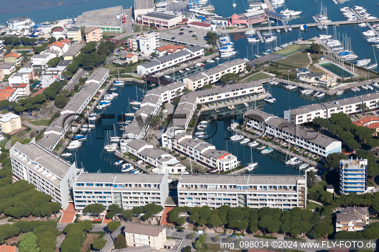 Lignano Sabbiadoro dans le département Udine, Italie d'en haut