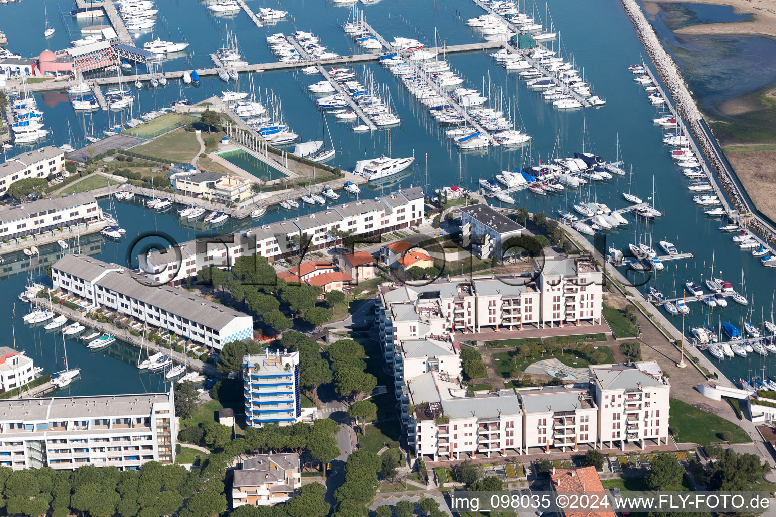 Lignano Sabbiadoro dans le département Udine, Italie hors des airs