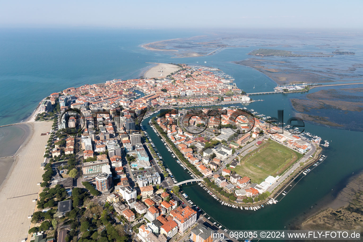 Vue aérienne de Grado dans le département Gorizia, Italie