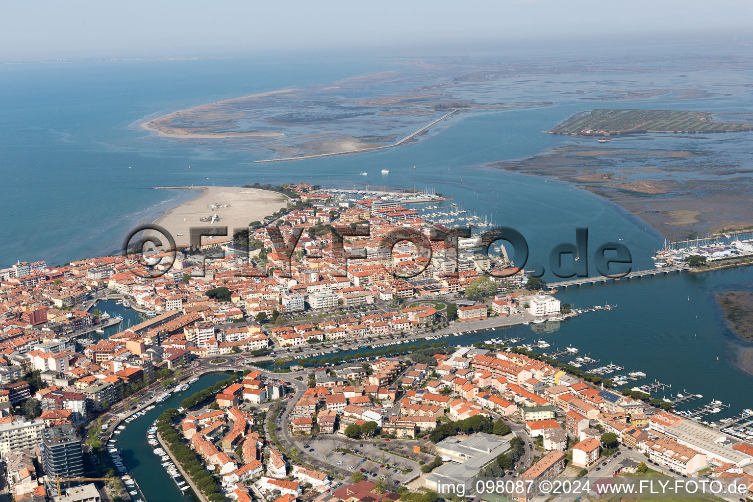 Vue oblique de Grado dans le département Gorizia, Italie