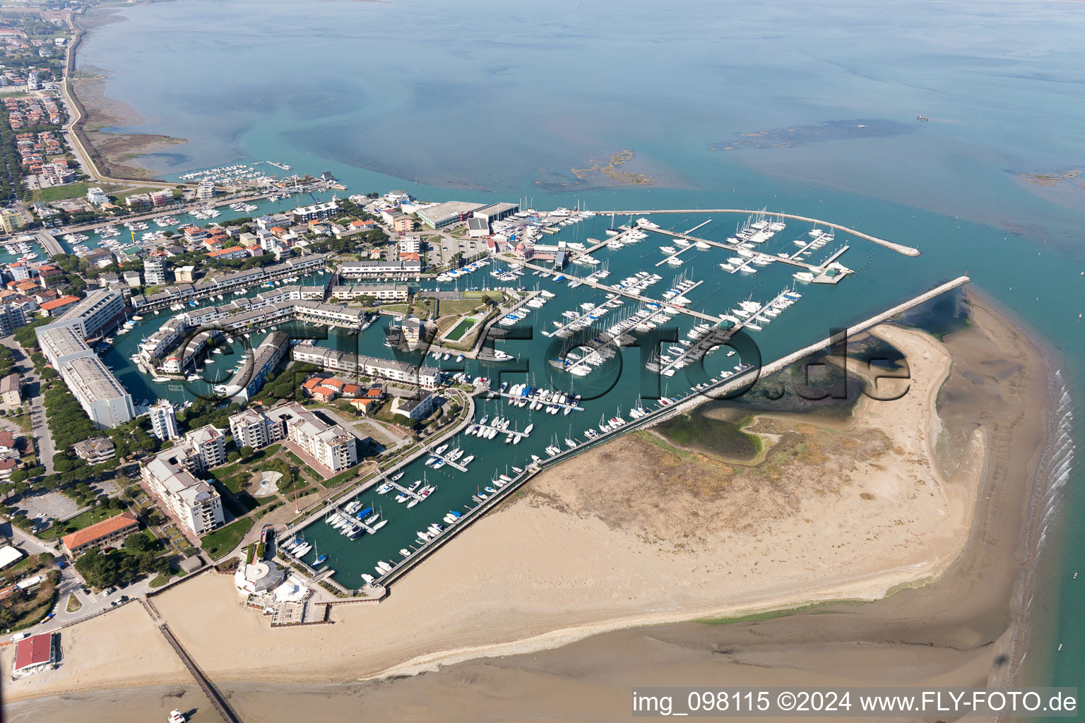 Image drone de Lignano Sabbiadoro dans le département Udine, Italie