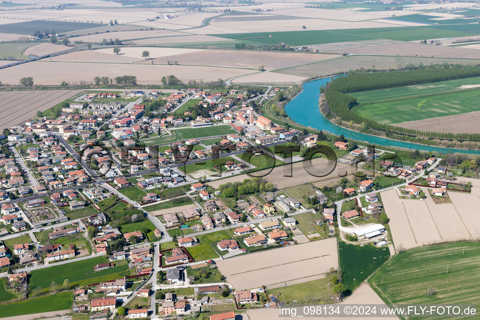 Vue aérienne de Cesarolo dans le département Vénétie, Italie