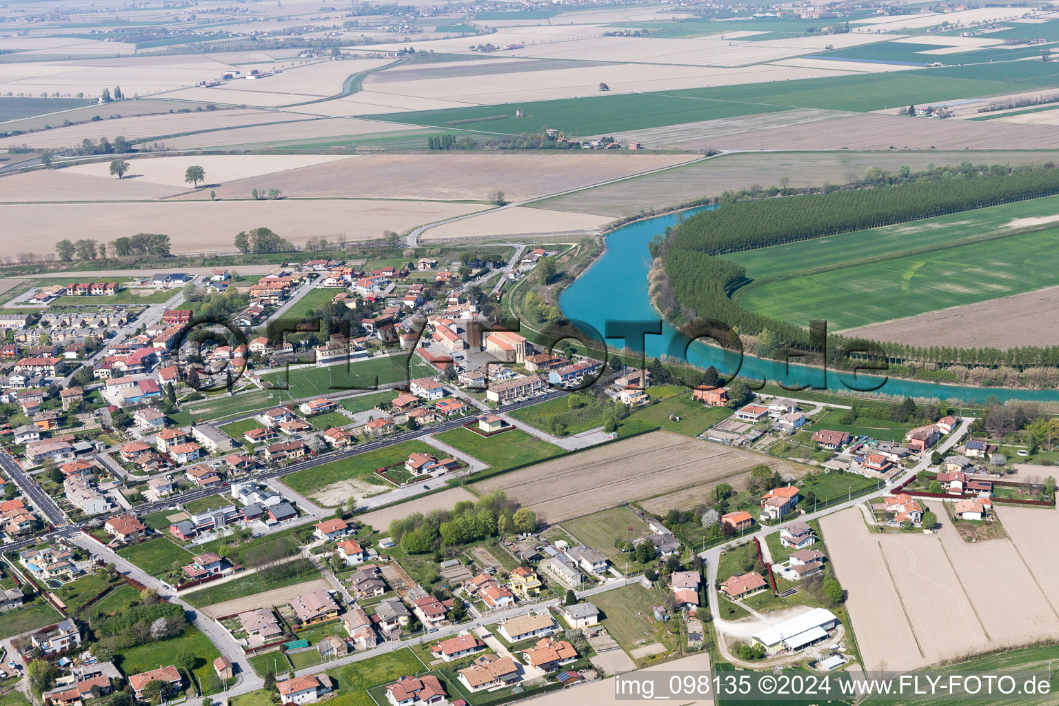 Vue aérienne de Cesarolo dans le département Vénétie, Italie