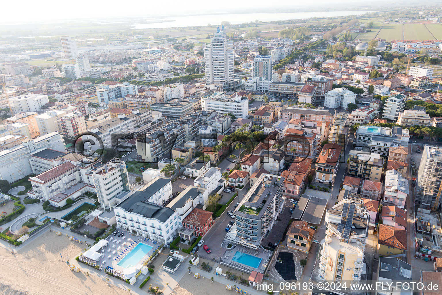 Lido di Jesolo dans le département Metropolitanstadt Venedig, Italie d'en haut