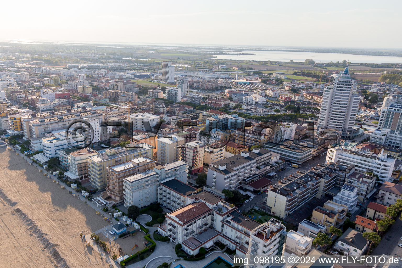 Lido di Jesolo dans le département Metropolitanstadt Venedig, Italie vue d'en haut