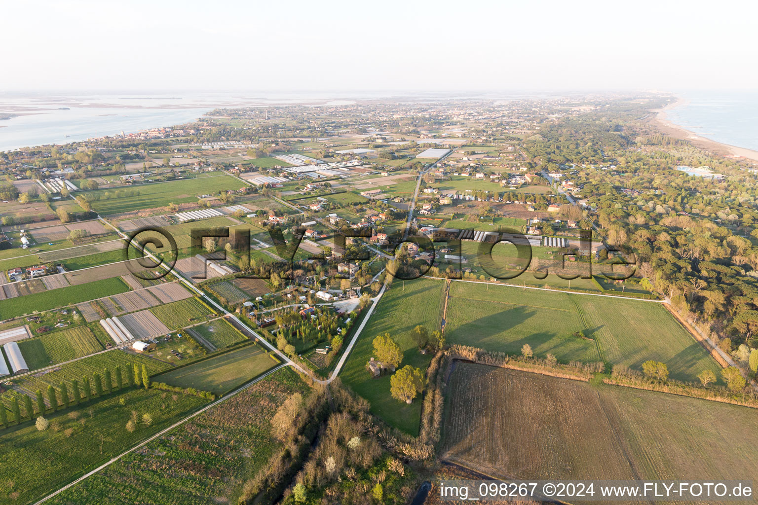 Vue aérienne de Punta Sabbioni dans le département Vénétie, Italie