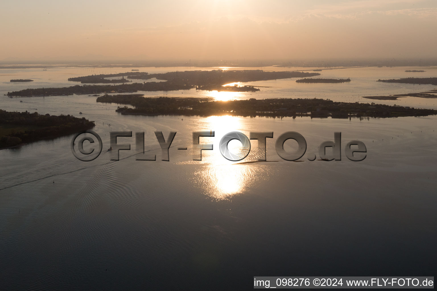 Punta Sabbioni dans le département Vénétie, Italie depuis l'avion