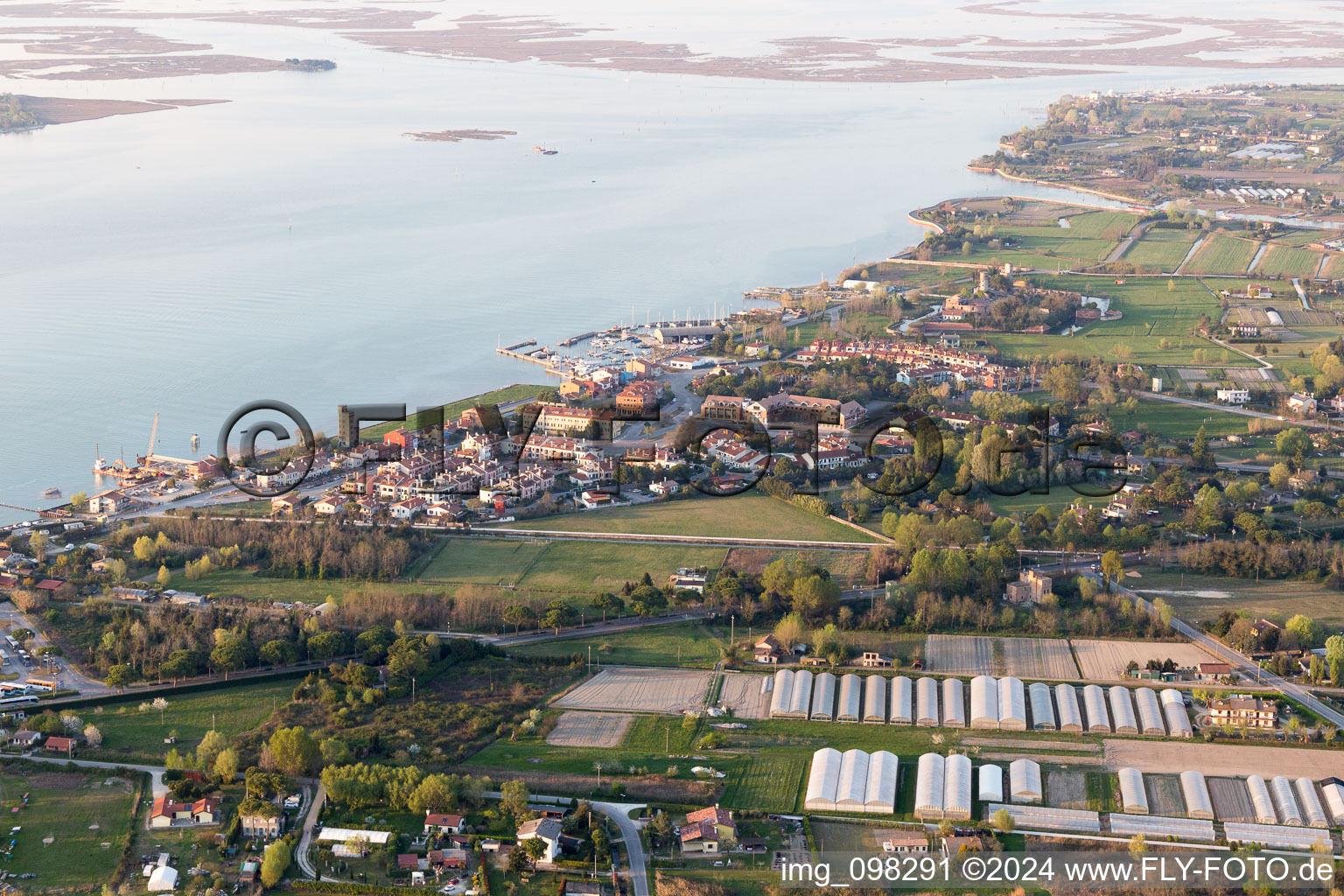 Punta Sabbioni dans le département Vénétie, Italie vue d'en haut