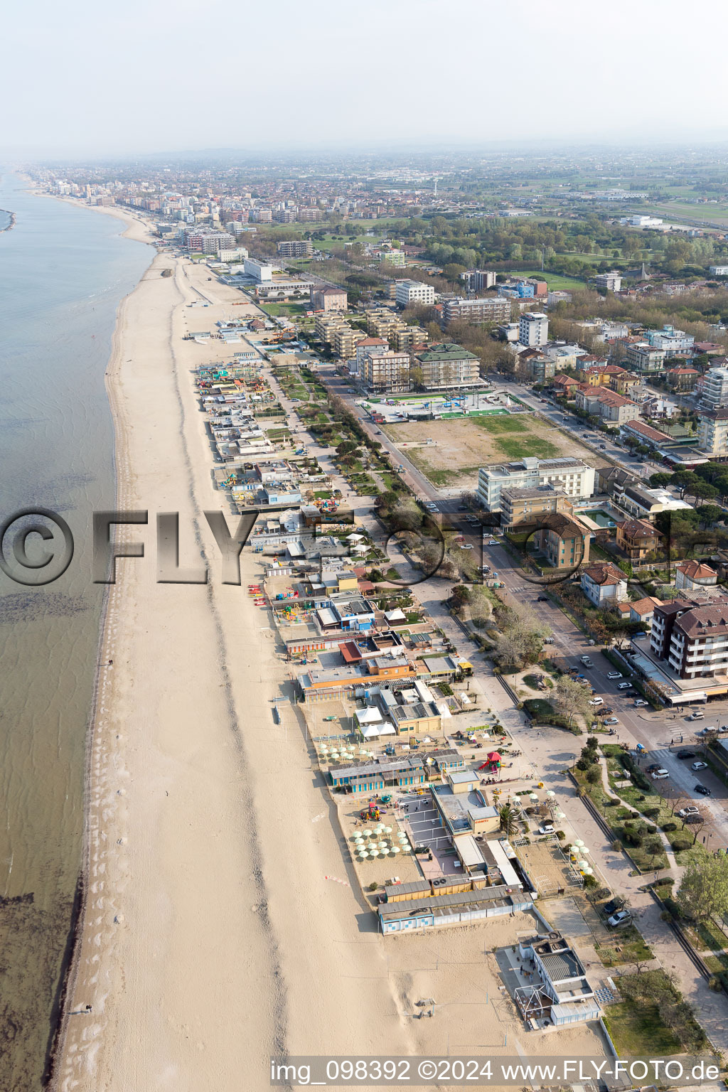 Vue d'oiseau de Cesenatico dans le département Forlì-Cesena, Italie