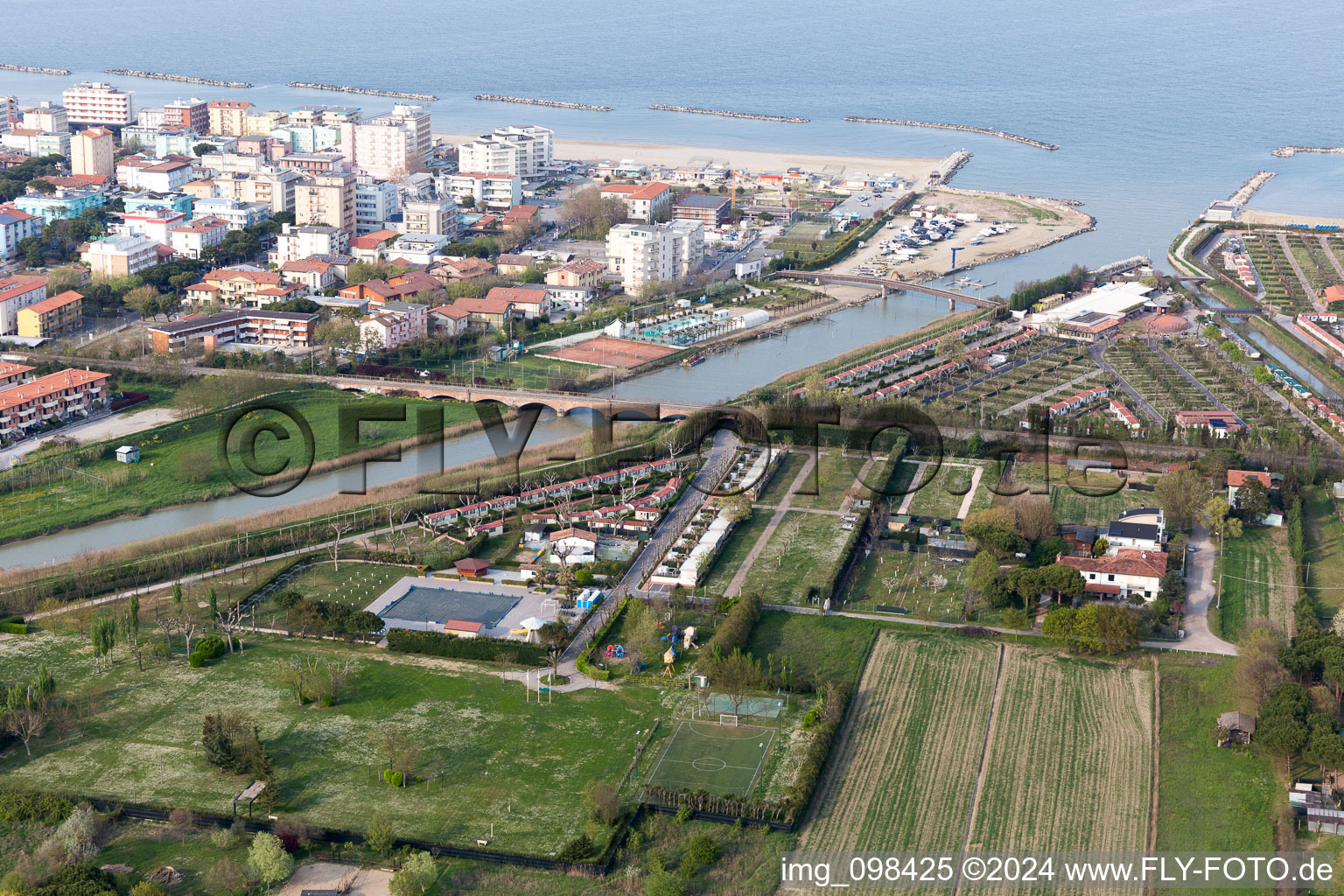 Vue aérienne de Capanni dans le département Émilie-Romagne, Italie