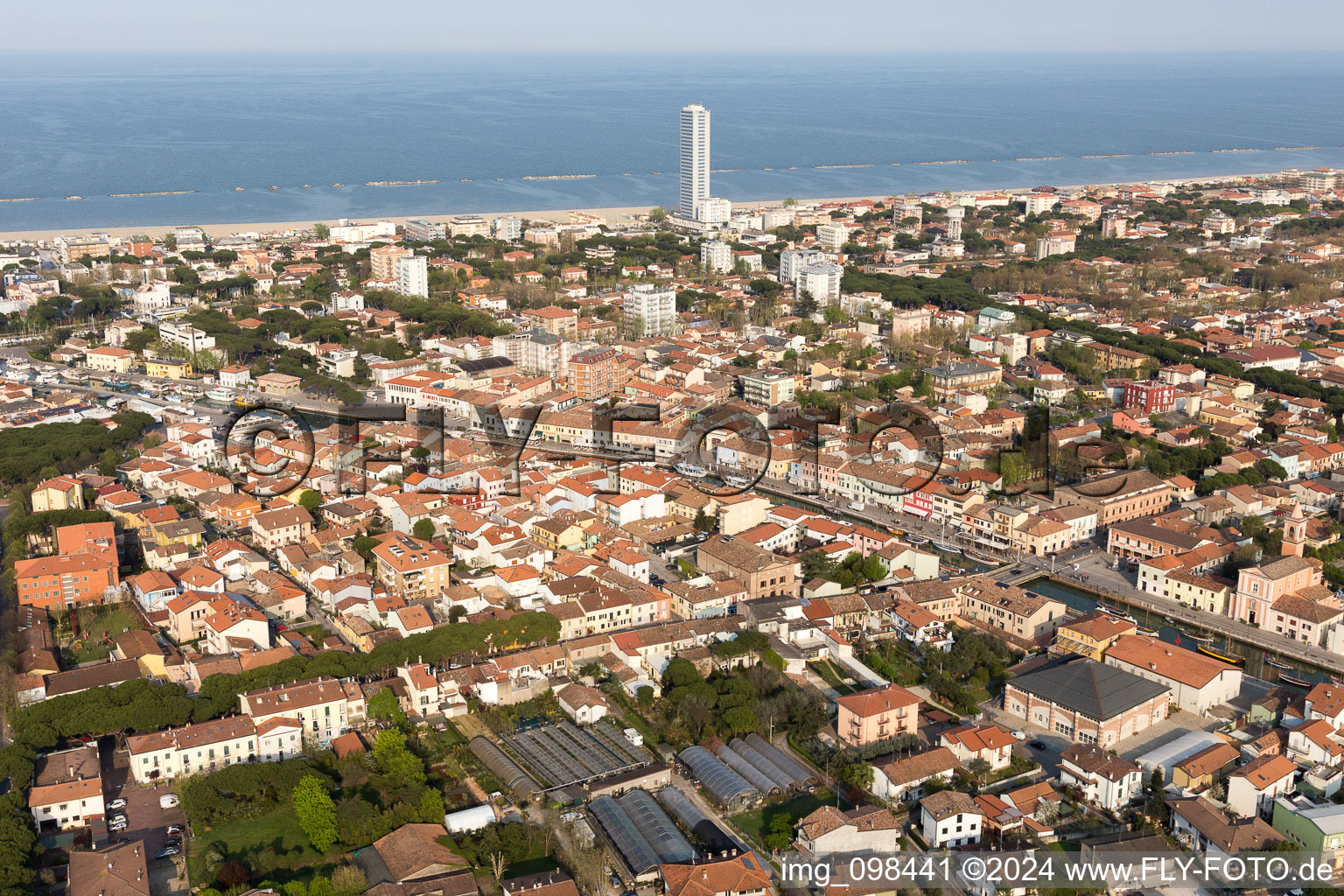 Cesenatico dans le département Émilie-Romagne, Italie du point de vue du drone