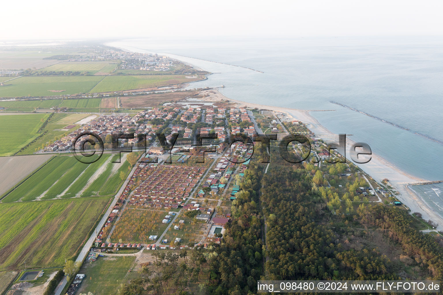 Vue aérienne de Lido DI Dante dans le département Émilie-Romagne, Italie