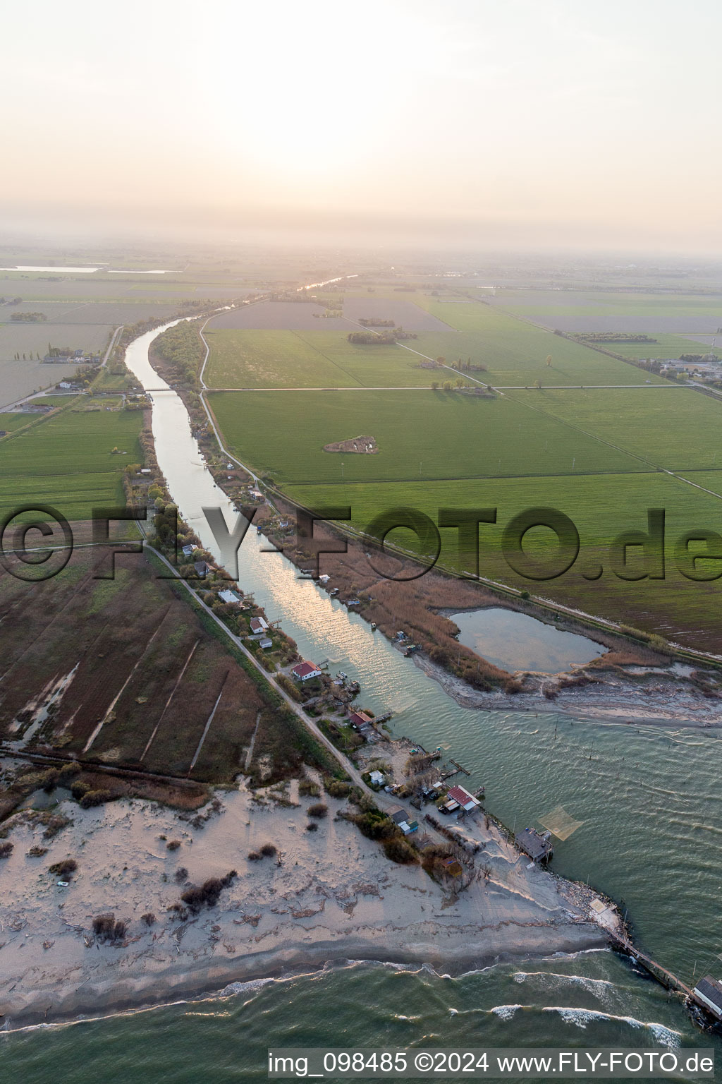 Lido DI Dante dans le département Émilie-Romagne, Italie vue d'en haut