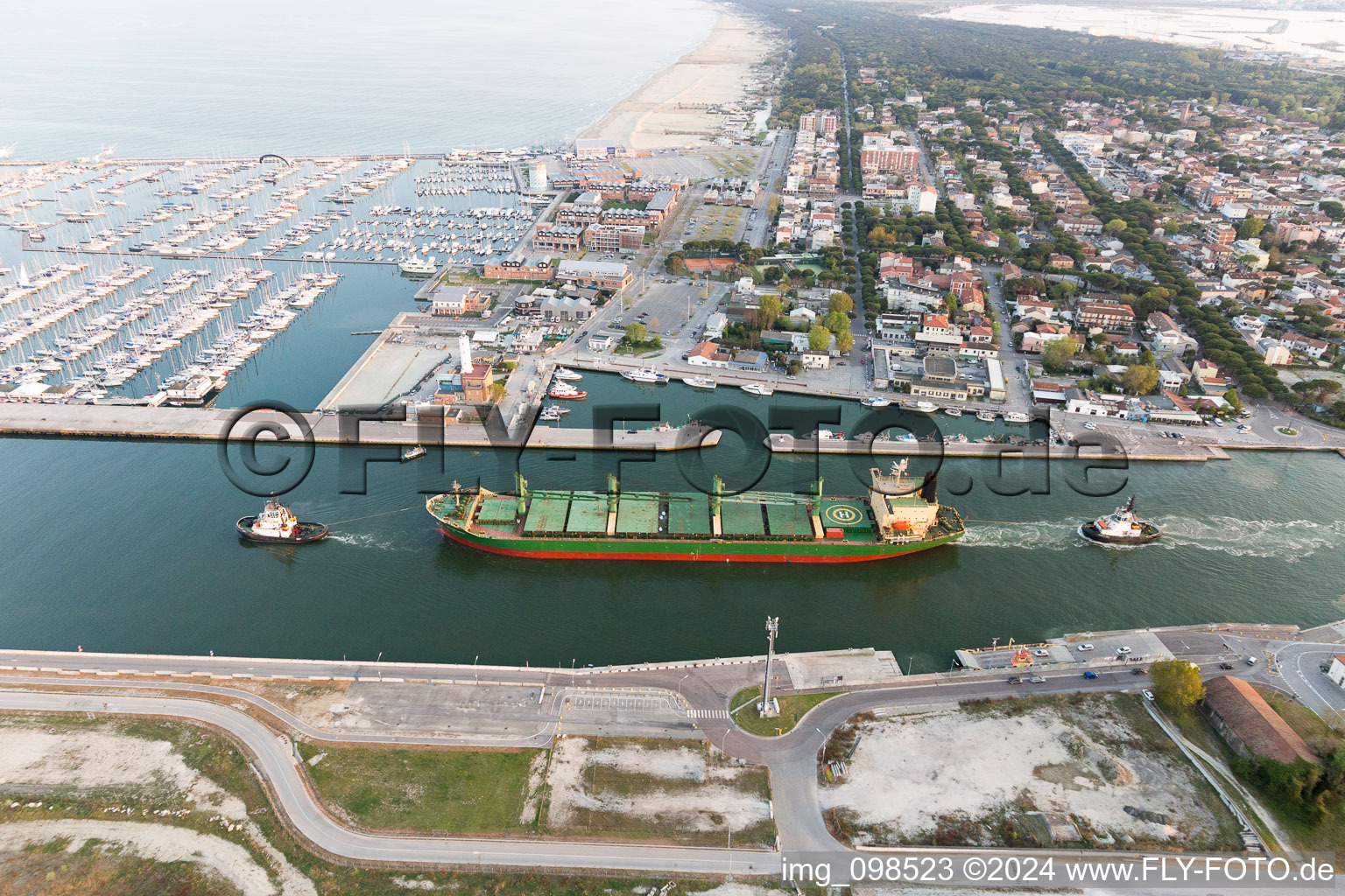 Porto Corsini dans le département Émilie-Romagne, Italie vue d'en haut