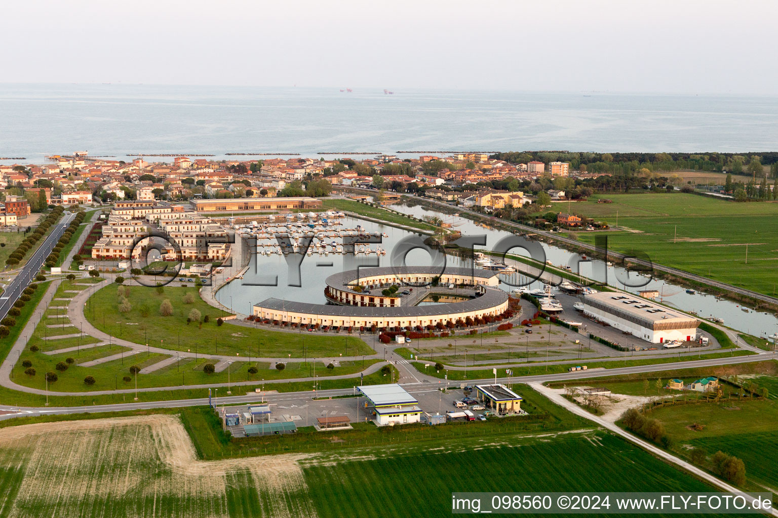 Enregistrement par drone de Casalborsetti dans le département Émilie-Romagne, Italie