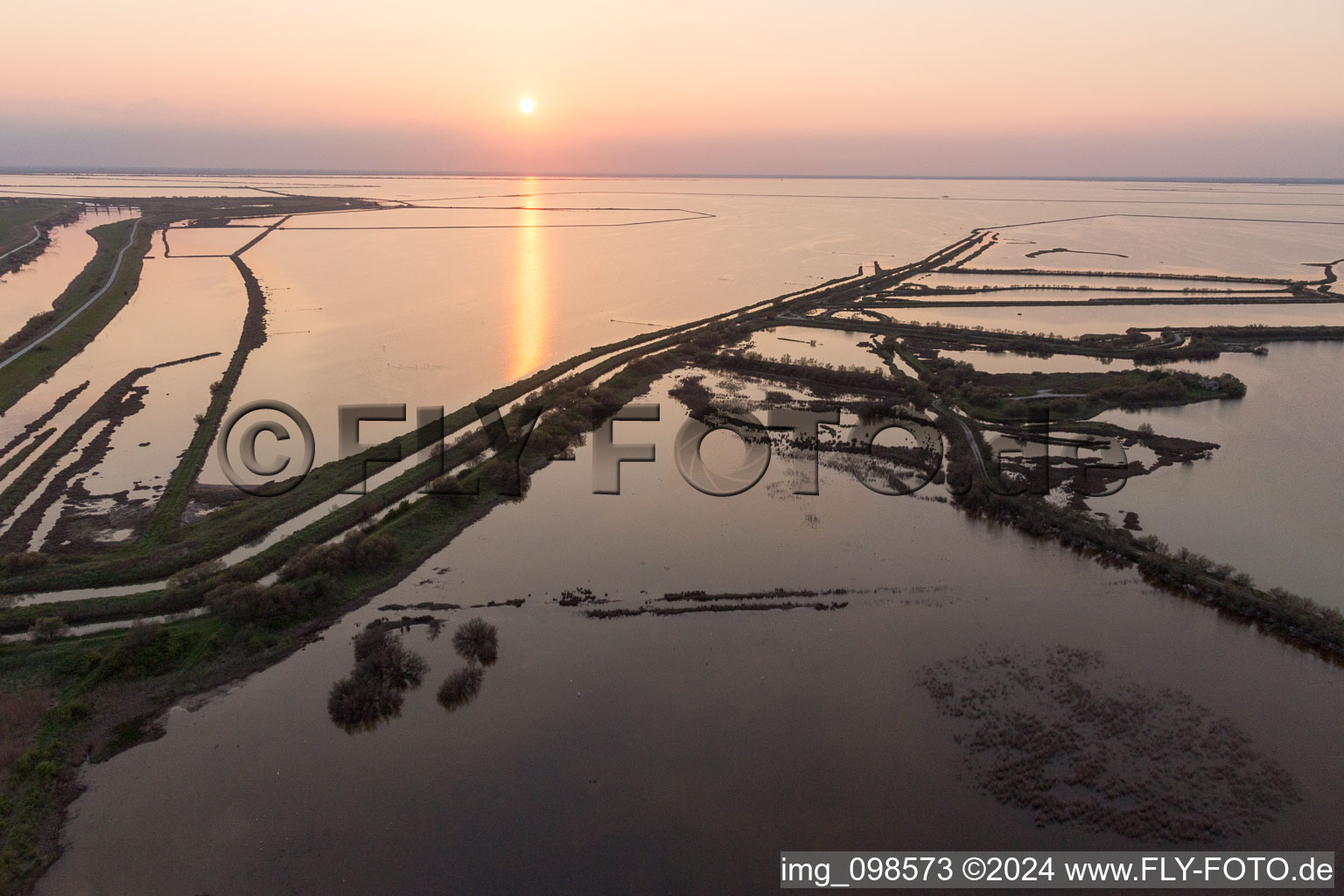 Photographie aérienne de La Cascina dans le département Émilie-Romagne, Italie