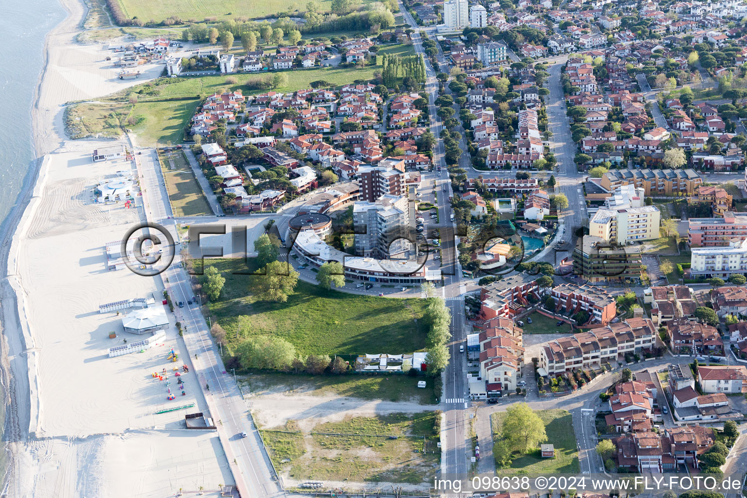 Vue aérienne de Lido delle Nazioni dans le département Émilie-Romagne, Italie