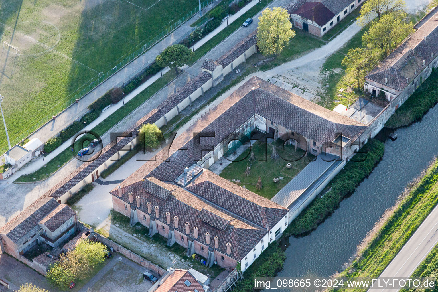 Comacchio dans le département Ferrara, Italie depuis l'avion