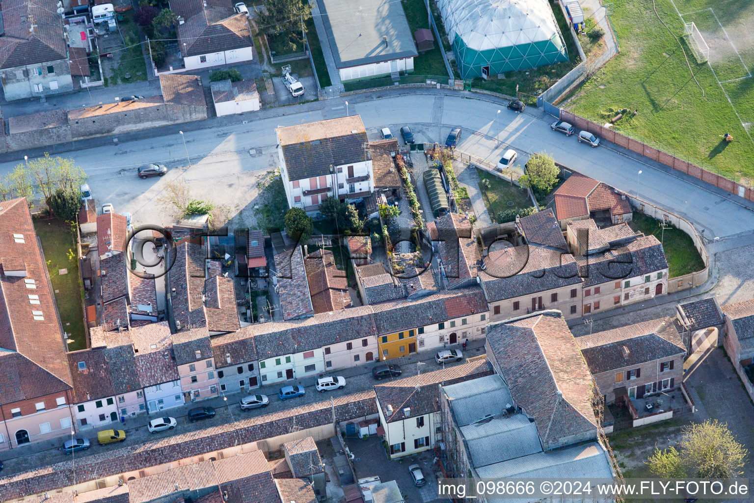 Vue d'oiseau de Comacchio dans le département Ferrara, Italie