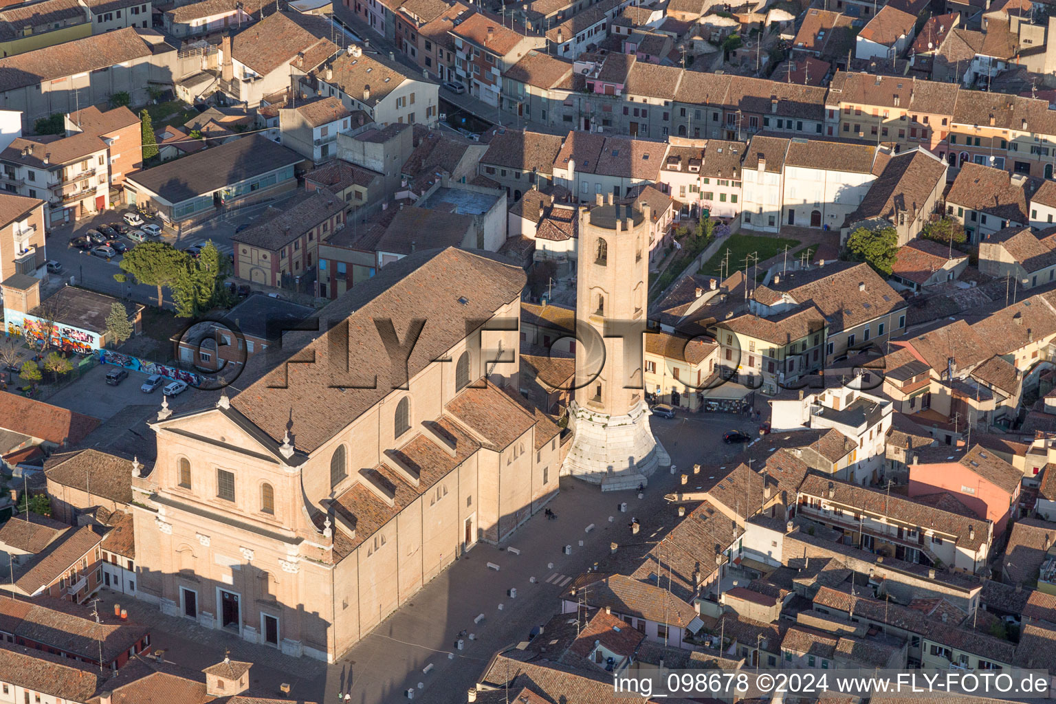 Comacchio dans le département Ferrara, Italie vue d'en haut