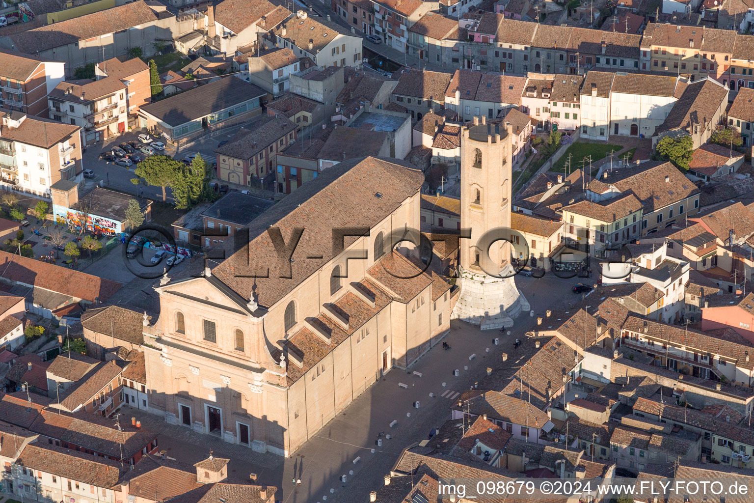 Comacchio dans le département Ferrara, Italie depuis l'avion