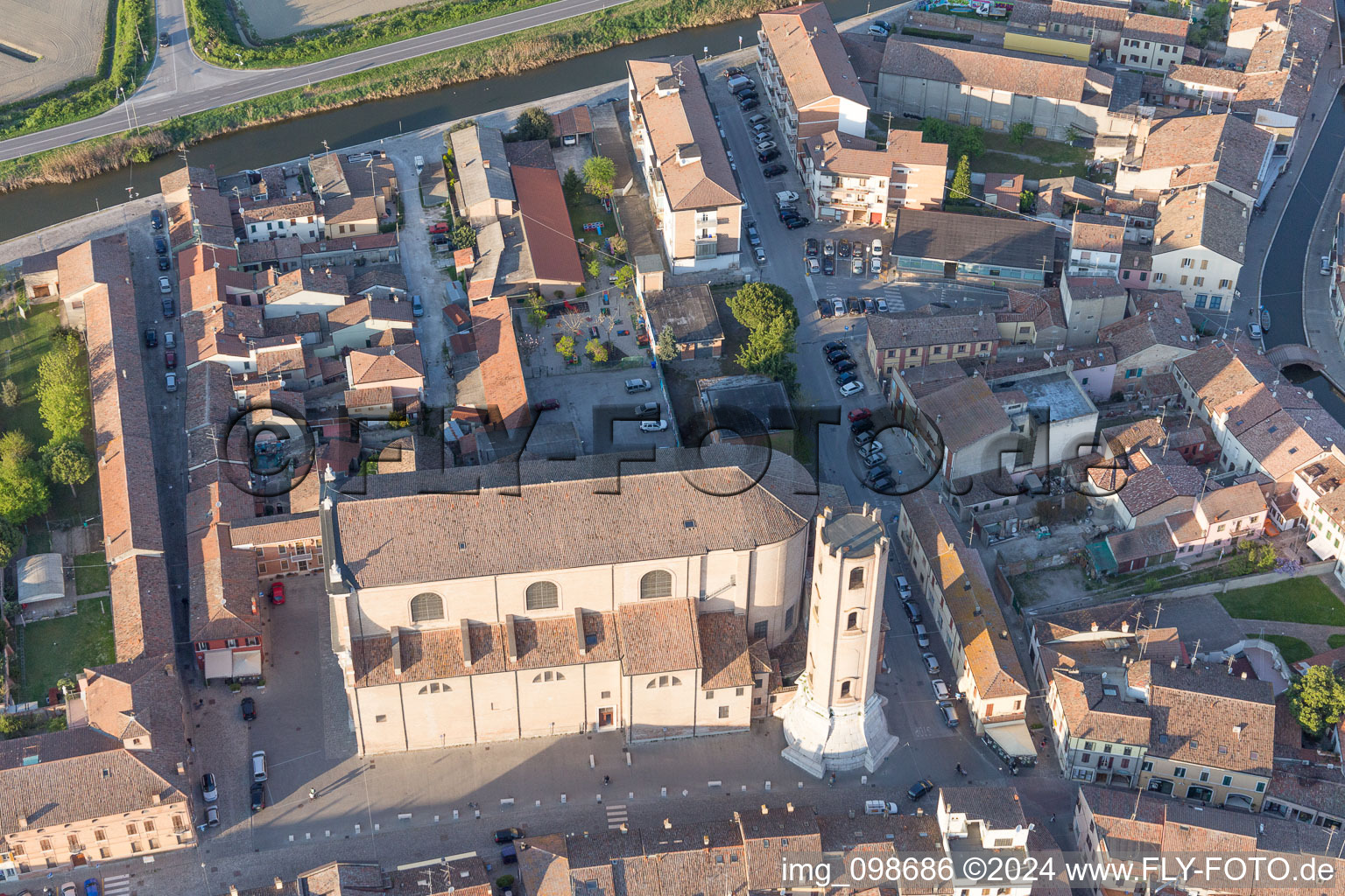 Comacchio dans le département Ferrara, Italie vue du ciel