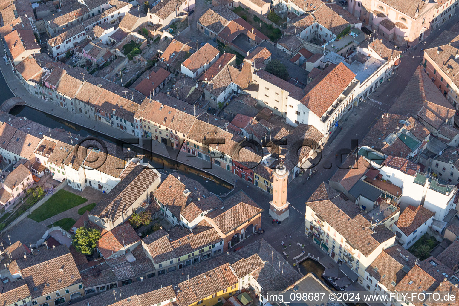 Enregistrement par drone de Comacchio dans le département Ferrara, Italie